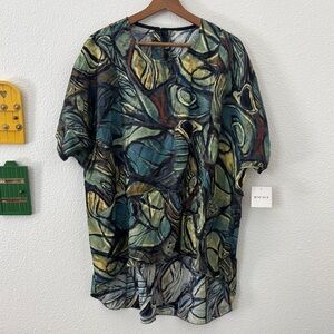 3 Potato NWT Size L/XL Tunic Artsy Abstract Top High Low Flowy Multicolor Top